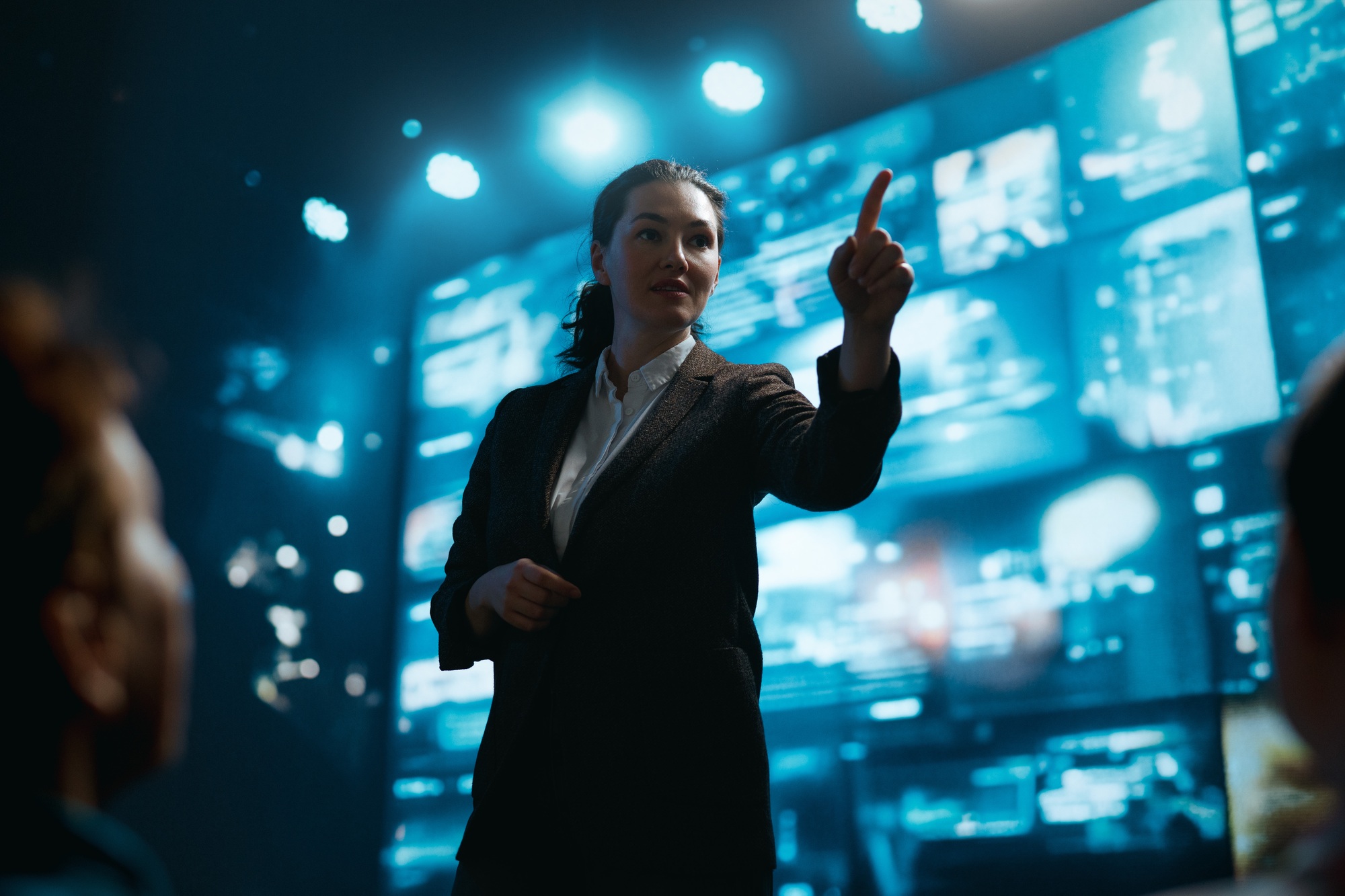 woman is speaking about technologies