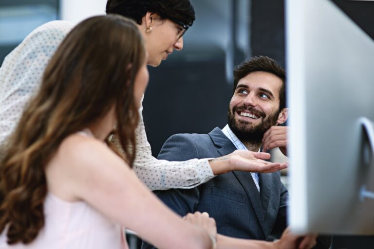 Working efficiently with technology at their side